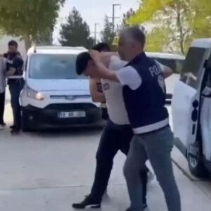 dolandiricilara darbe 500 bin lira ziynet esyasi calindi jmPFzbkC