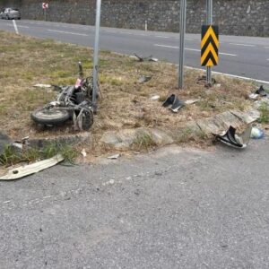 otomobil ile elektrikli bisiklet carpisti 1 olu 7OOynVp2