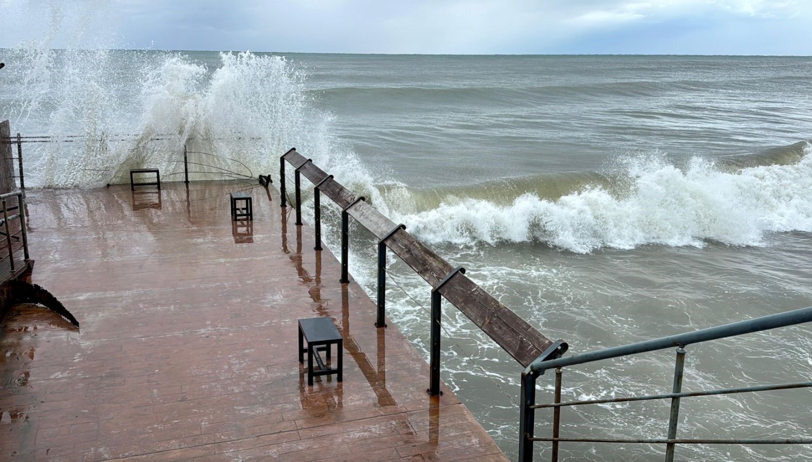 orduda kuvvetli ruzgar dalga boyu 5 metreye ulasti 4vUD8kVJ
