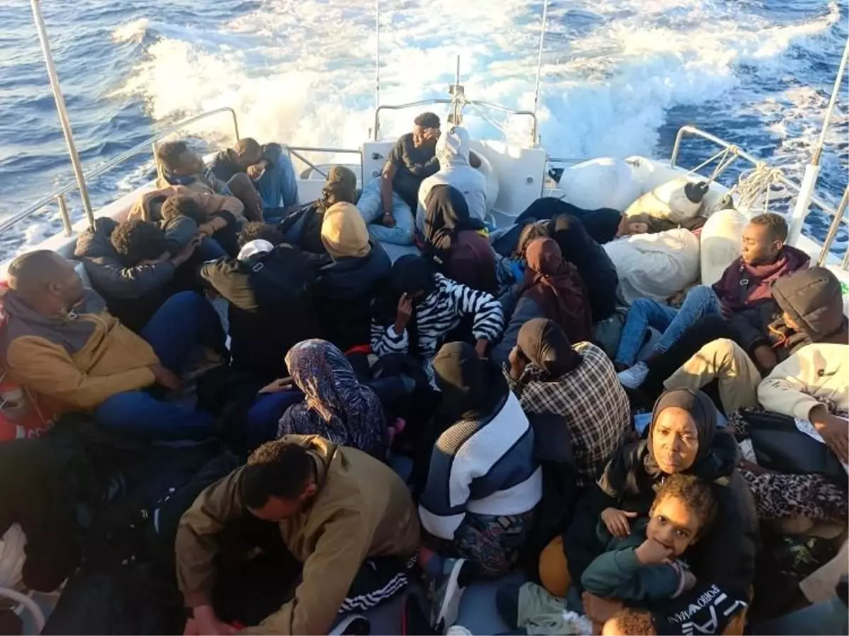 seferihisarda 41 duzensiz gocmen kurtarildi 5rUkIxAz