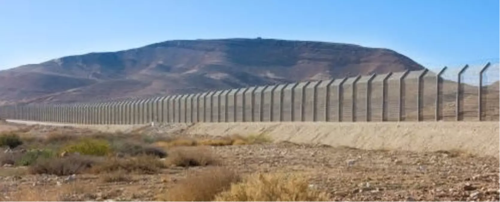 israil ordusu misir sinirinda kacakcilik girisiminde bulunan bir kisiyi oldurdu Ww4VS7Nt.jpg