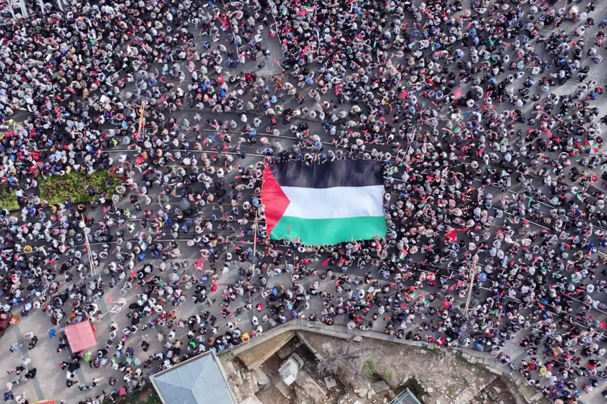 istanbul ankara ve izmirde binlerce kisi gazze icin yuruyor cviAeKrf