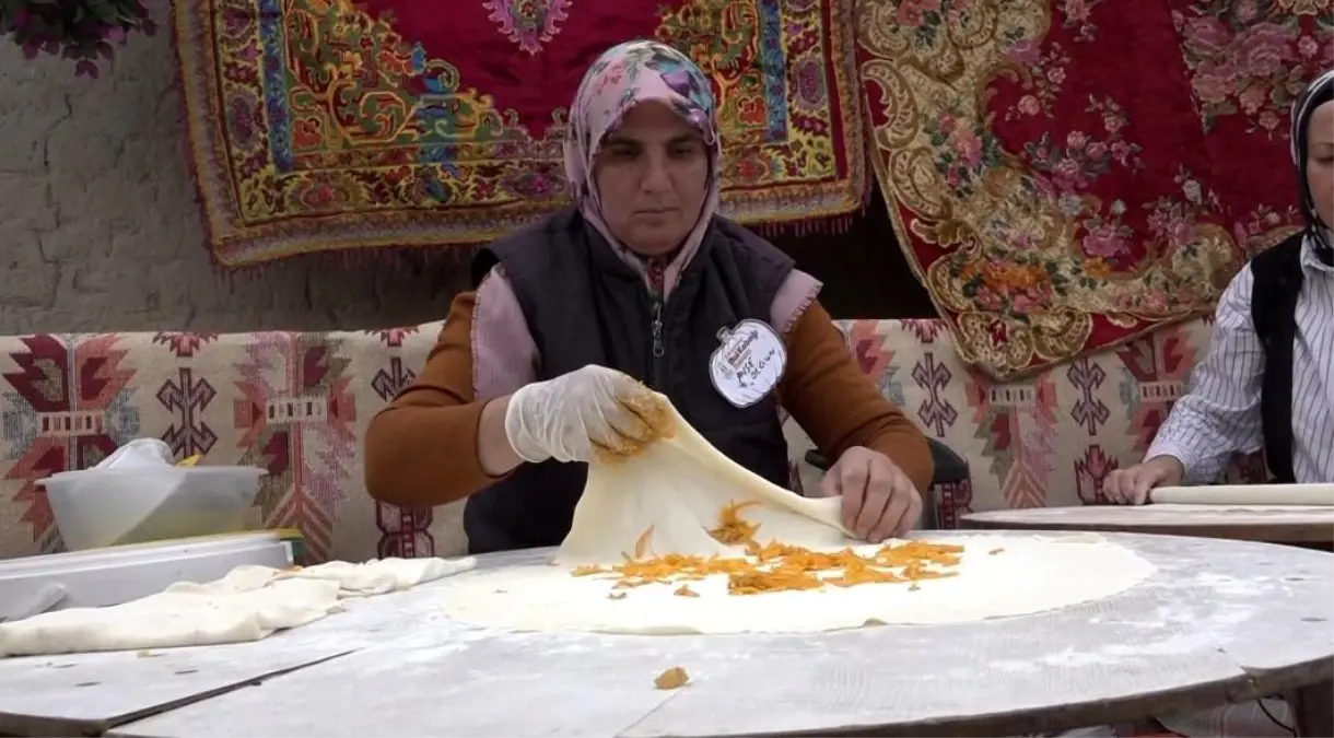 kizilinler panayirinda bal kabakli gozleme ruzgari uUXgjpIL.jpg