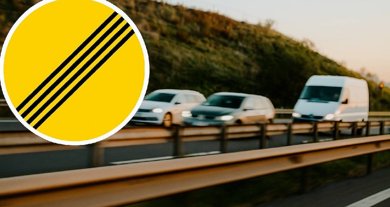 4 cizgili sari trafik levhasi suruculeri meraklandirdi iste anlami iE7eUsPw.jpg