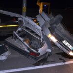 Aydınlatma Direğine Çarpan Otomobil Dehşet Verdi: 3 Yaralı