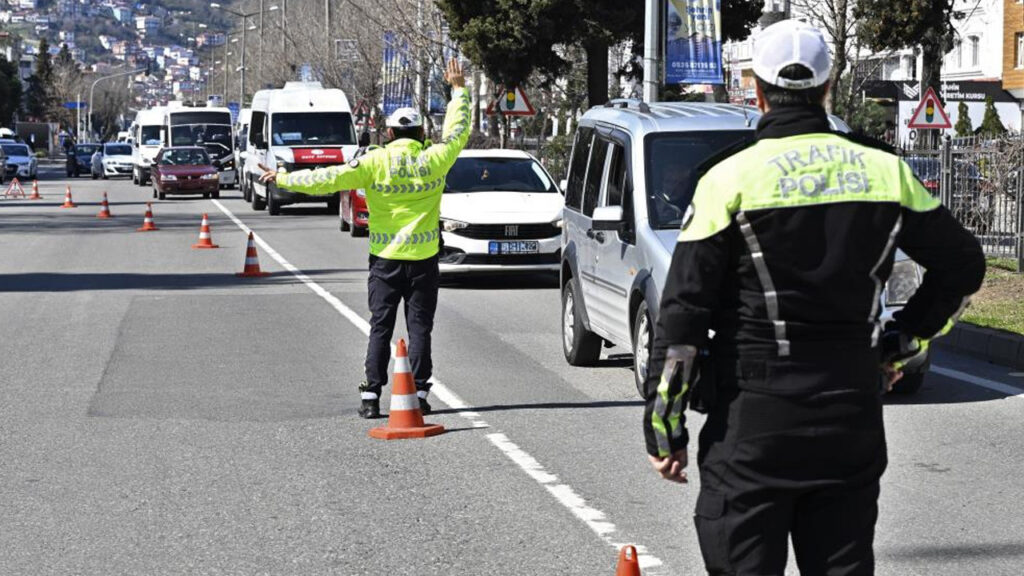 Trafik Denetimleri Artıyor: 7 Günde 20 Bin Araç Kontrol Edildi, Binlerce Ceza Kesildi